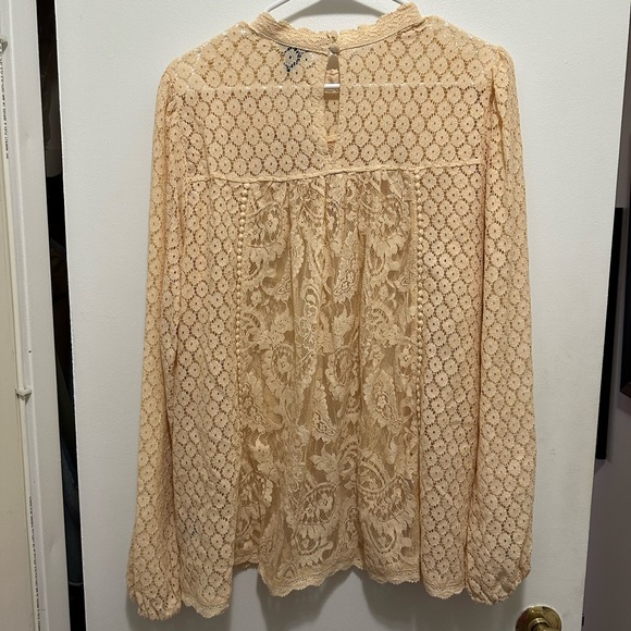 NWT Torrid tan lace long sleeve top - Picture 7 of 7
